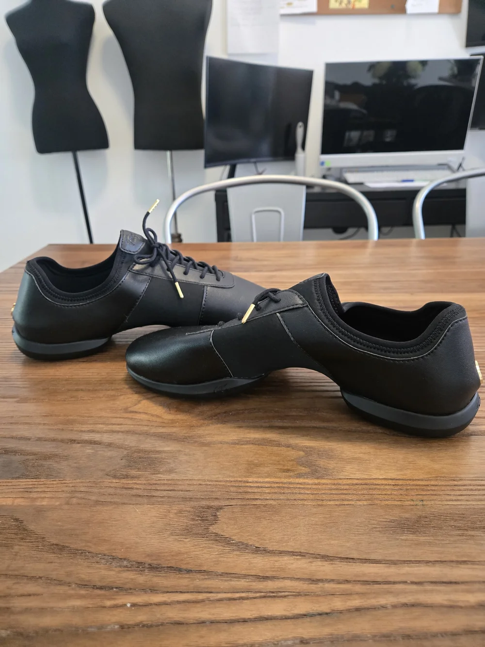 Fuego Split Sole Dance Sneakers   Women's Size 12 Mens 10.5